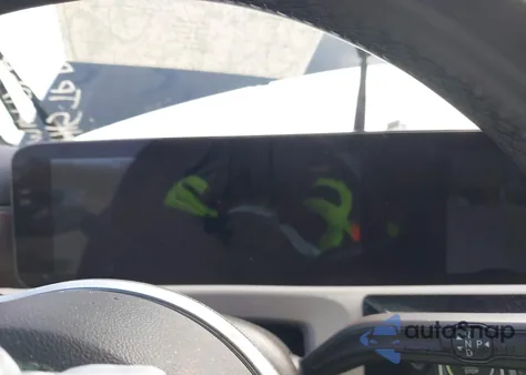 2022 Mercedes-Benz A 220 4Matic z USA, uszkodzony, nr VIN W1K3G4FB1NJ361754